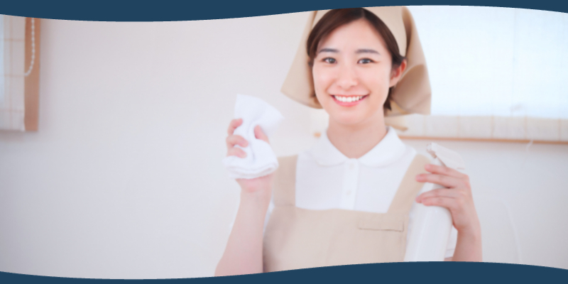 掃除を利用したマインドフルネスを体感する女性のシーン